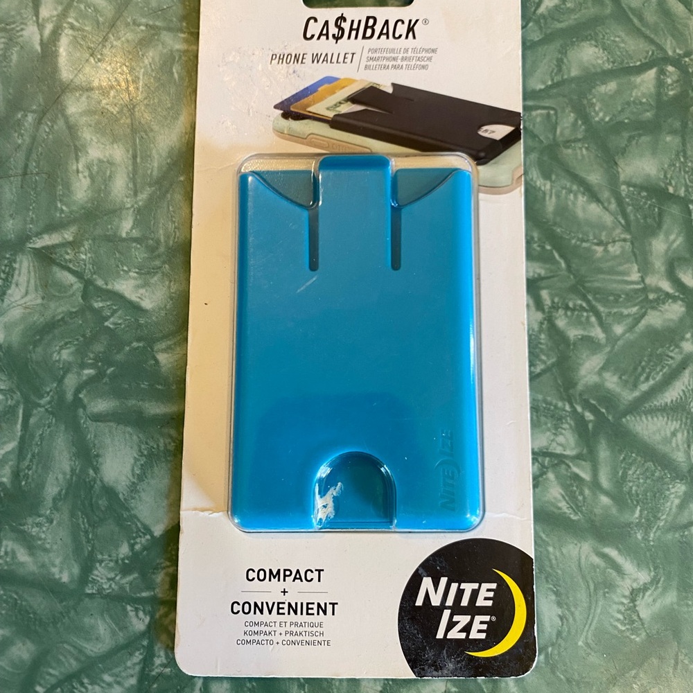 Brand New in Packaging Teal Nite Ize Cashback Phone Wallet